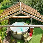 Great - Nature - Outside Hottub En Sauna *