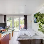 公寓 Great - Nature - Outside Hottub En Sauna 福尔特赫伊曾